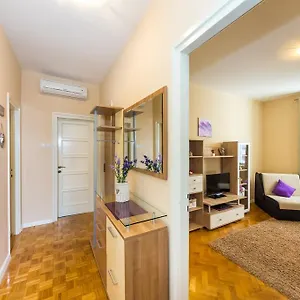 https://apartment-colona.hotelinzadar.com