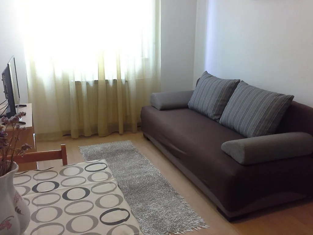 Apartments Liliana Pula 0*,